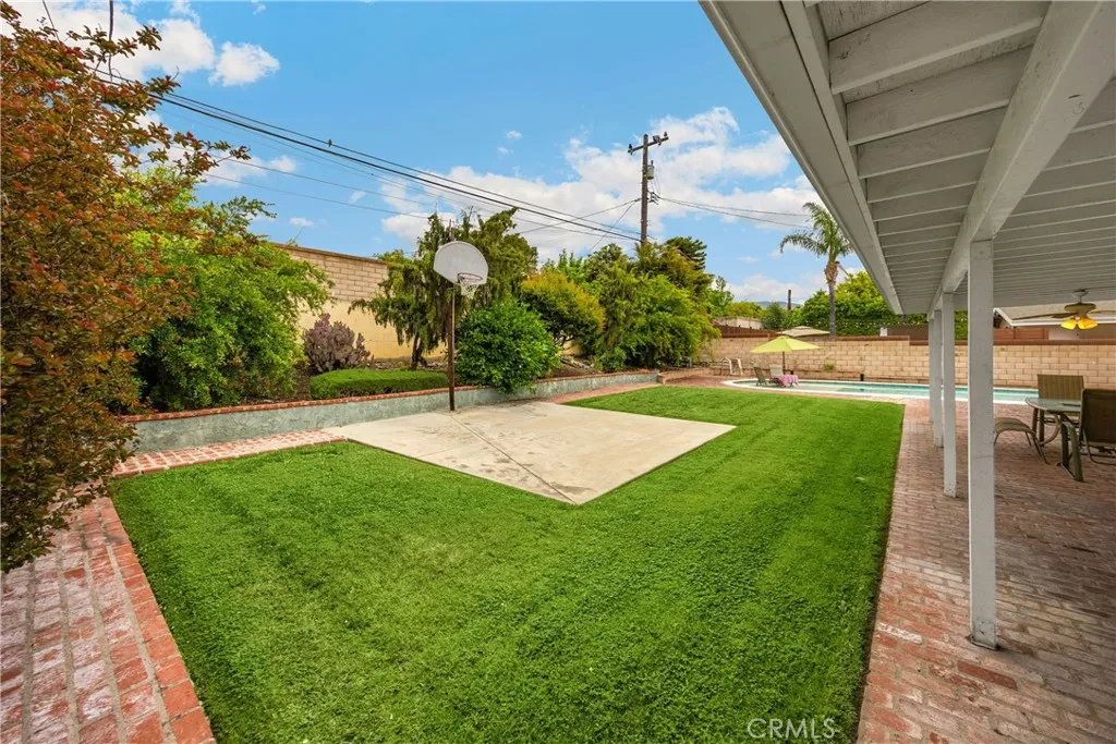 1005 E Woodland Lane, Glendora, California 91741 home-pic-41